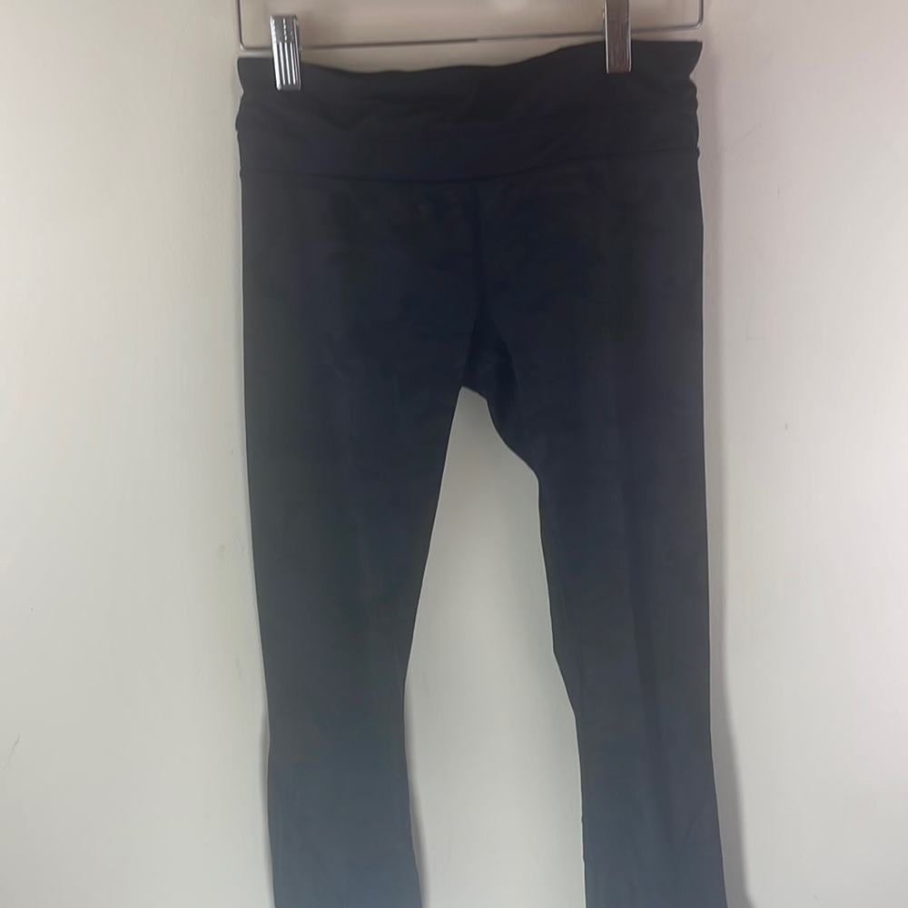 Lululemon high rise leggings.